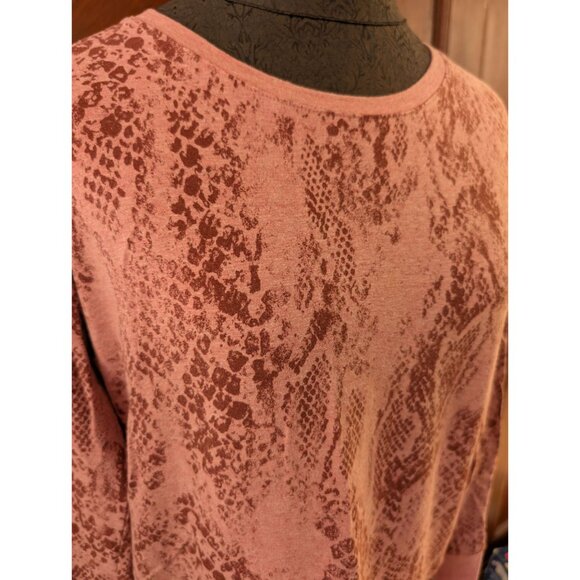 Chicos Womens Pink Snake Print Long Sleeve Tunic Top Size 1 Relaxed Fit - Picture 2 of 4